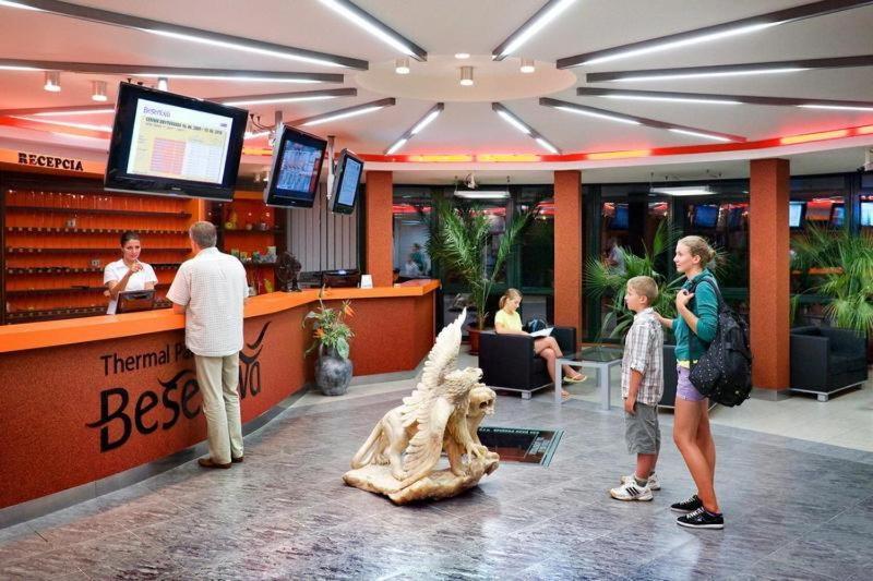 Apartman Liptov - Hotel เบเชนยอวา ภายนอก รูปภาพ