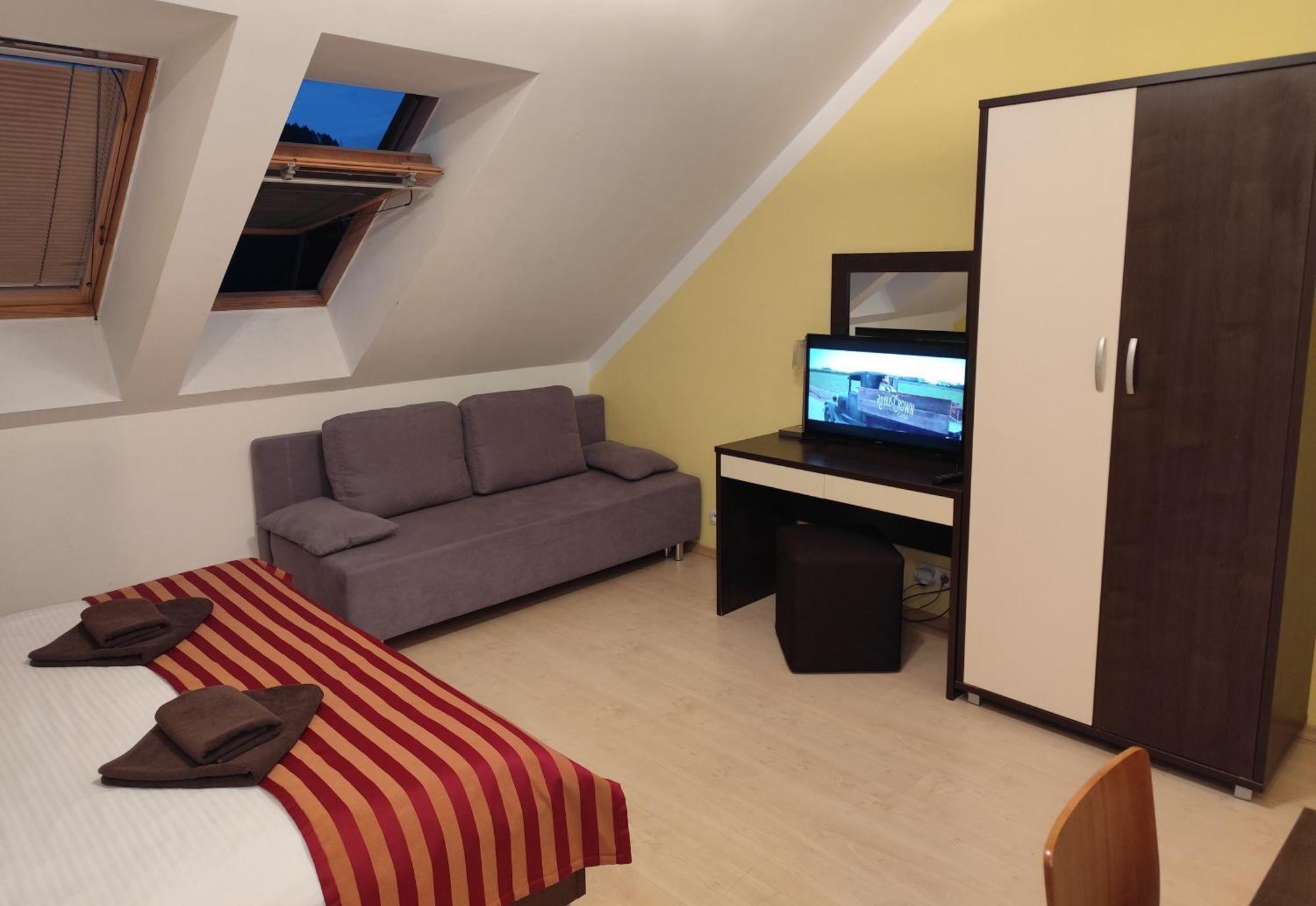 Apartman Liptov - Hotel เบเชนยอวา ภายนอก รูปภาพ